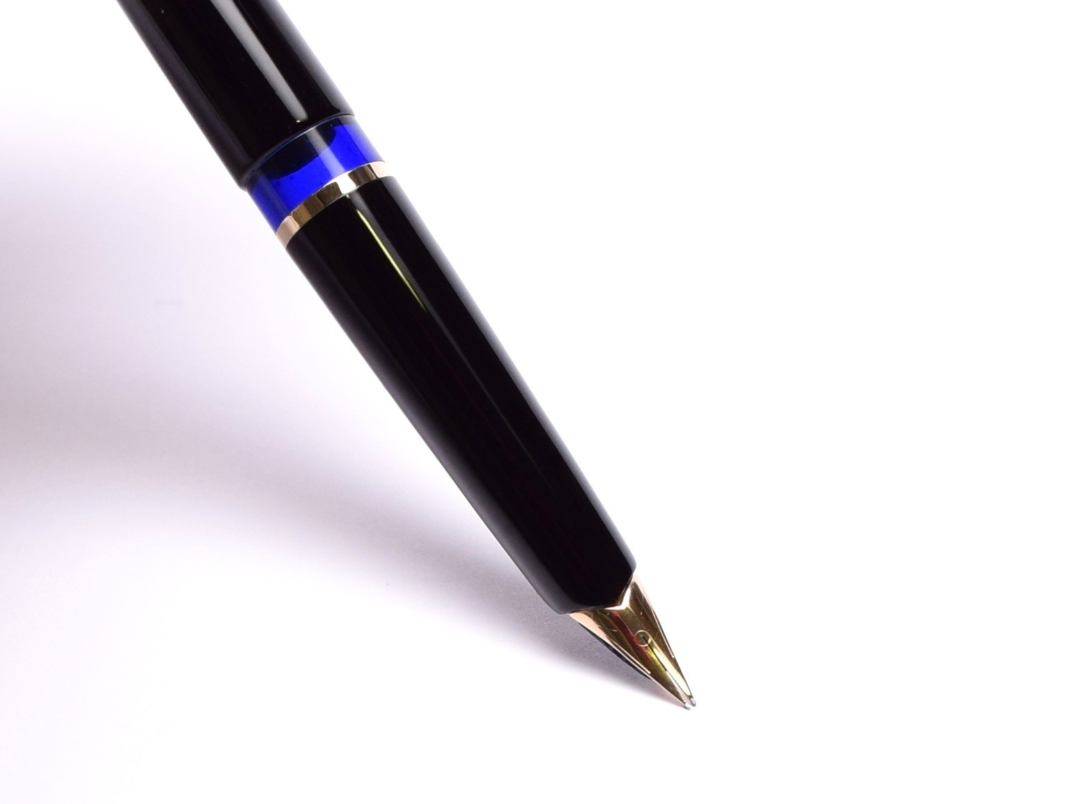 Vintage 1960s PELIKAN 30 (M30) Rolled Gold & Black Resin 14K 585