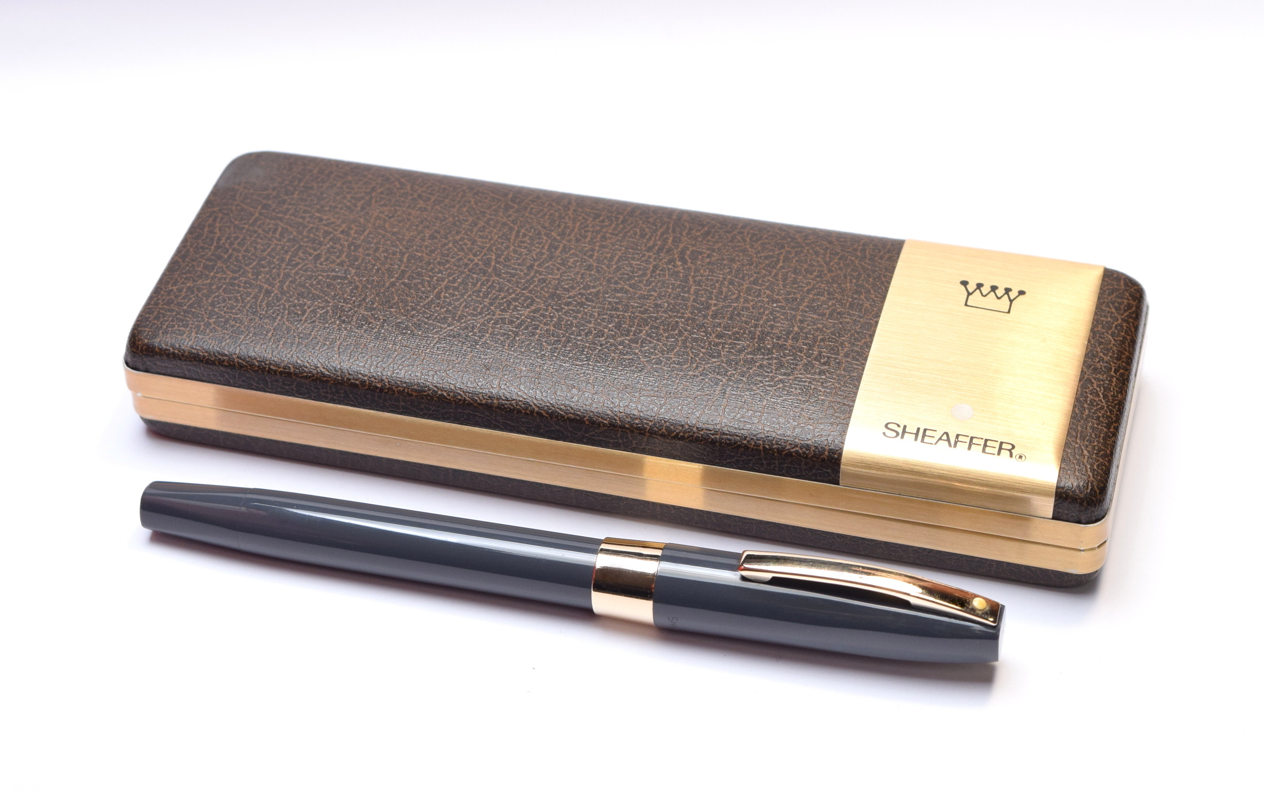 1960s Sheaffer Imperial IV Touchdown Anthracite Grey Resin & Gold ...