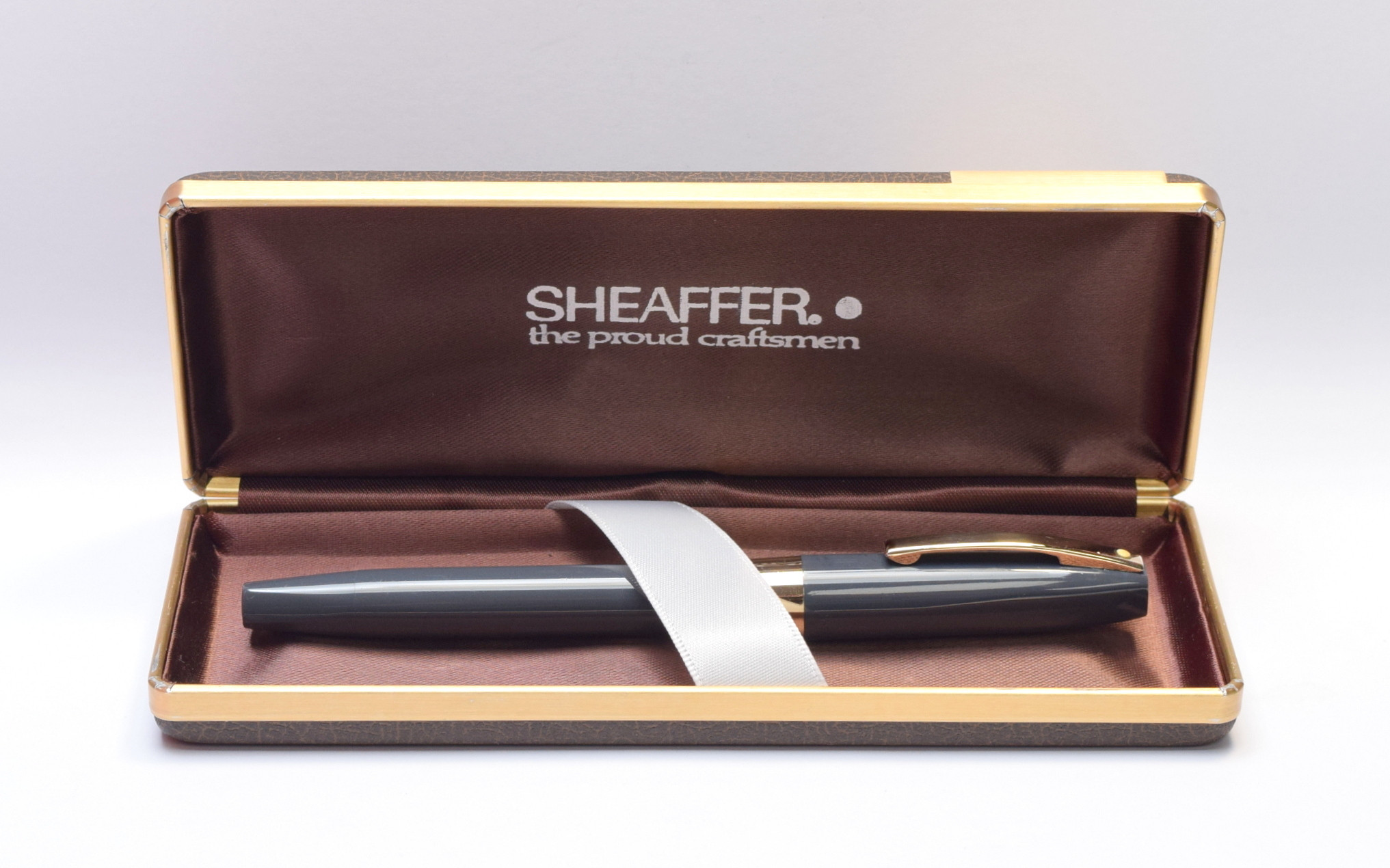 1960s Sheaffer Imperial IV Touchdown Anthracite Grey Resin & Gold ...