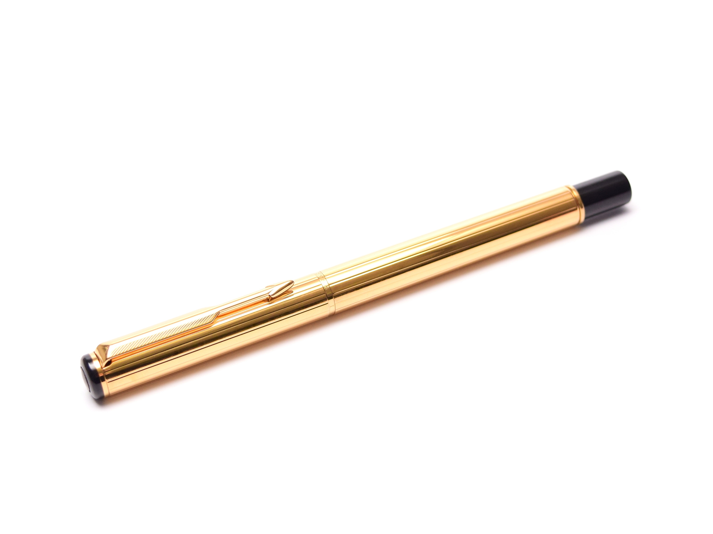 Vintage Parker Rialto M Medium size Nib Gold Plated Cartridges