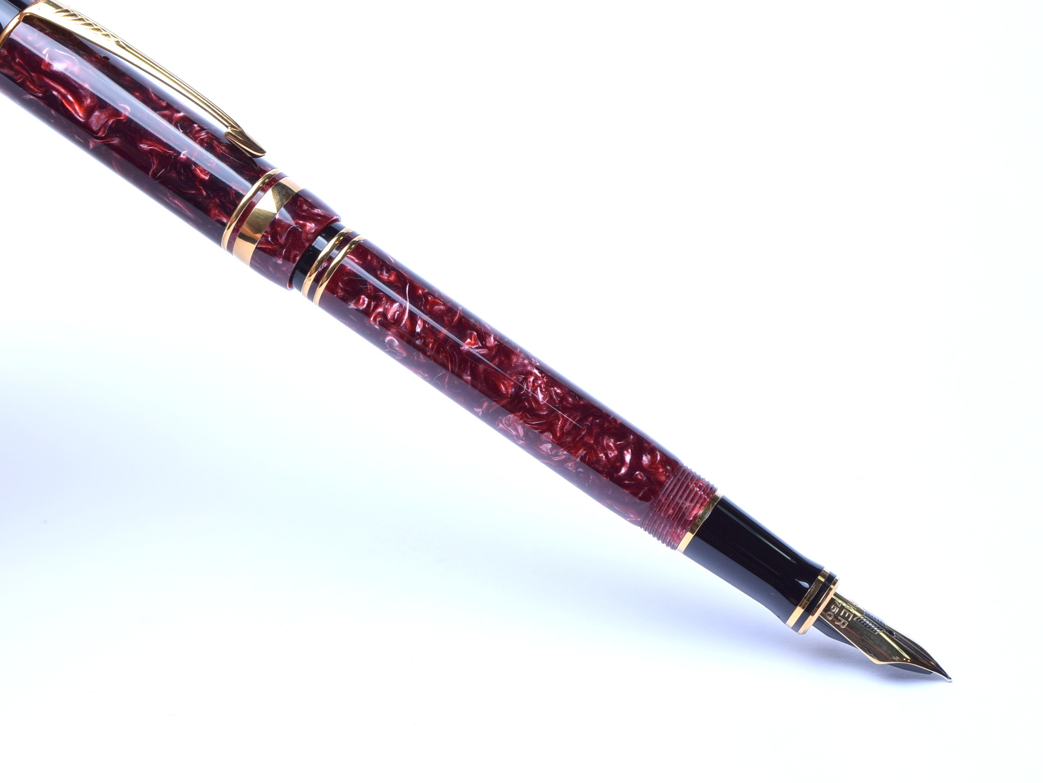 1990 PARKER Duofold International Centennial Red Marble 18K 750