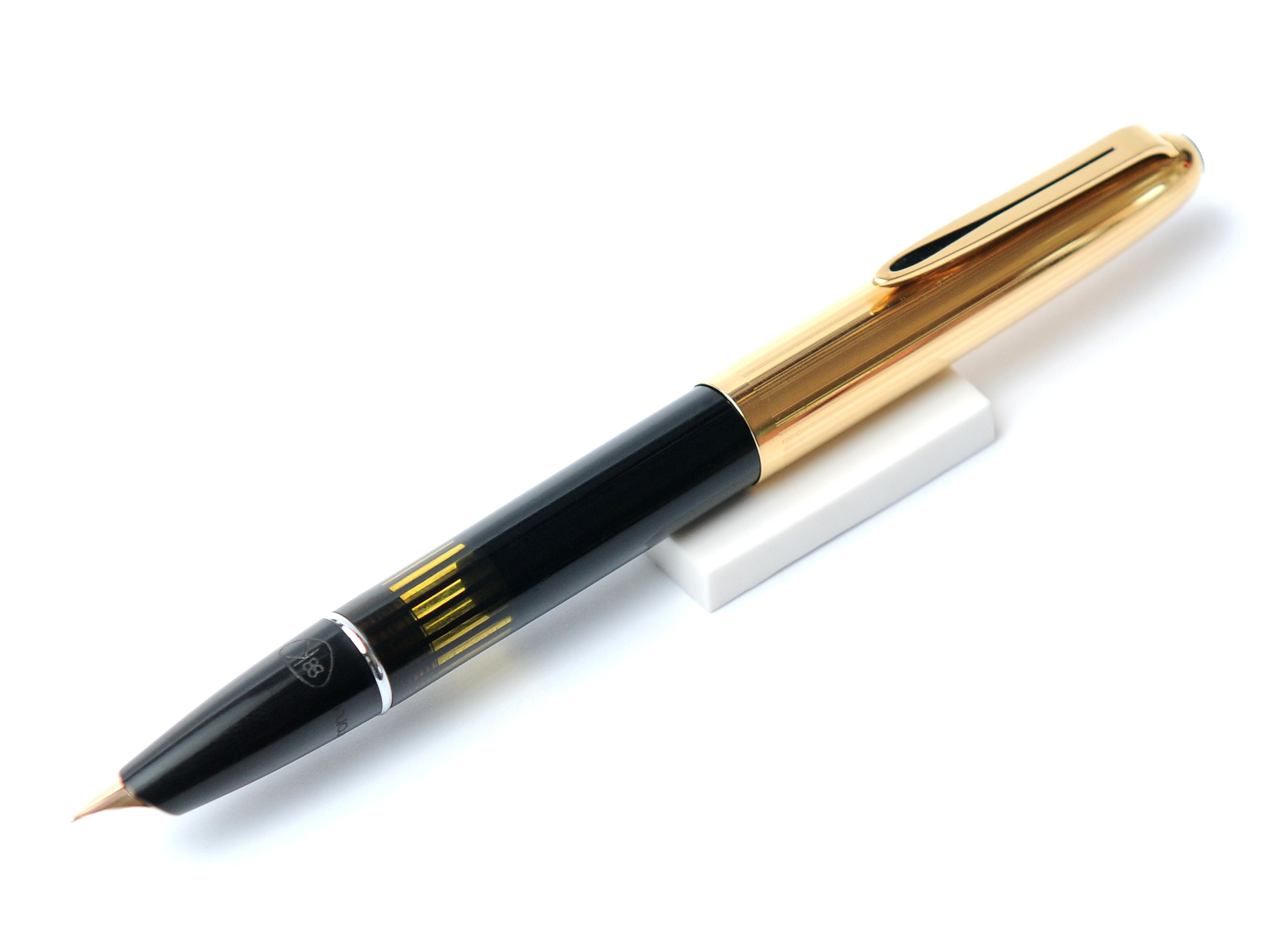 Stunning Original 1950's AURORA 88K ITALY 14K Gold EF Nib Gold