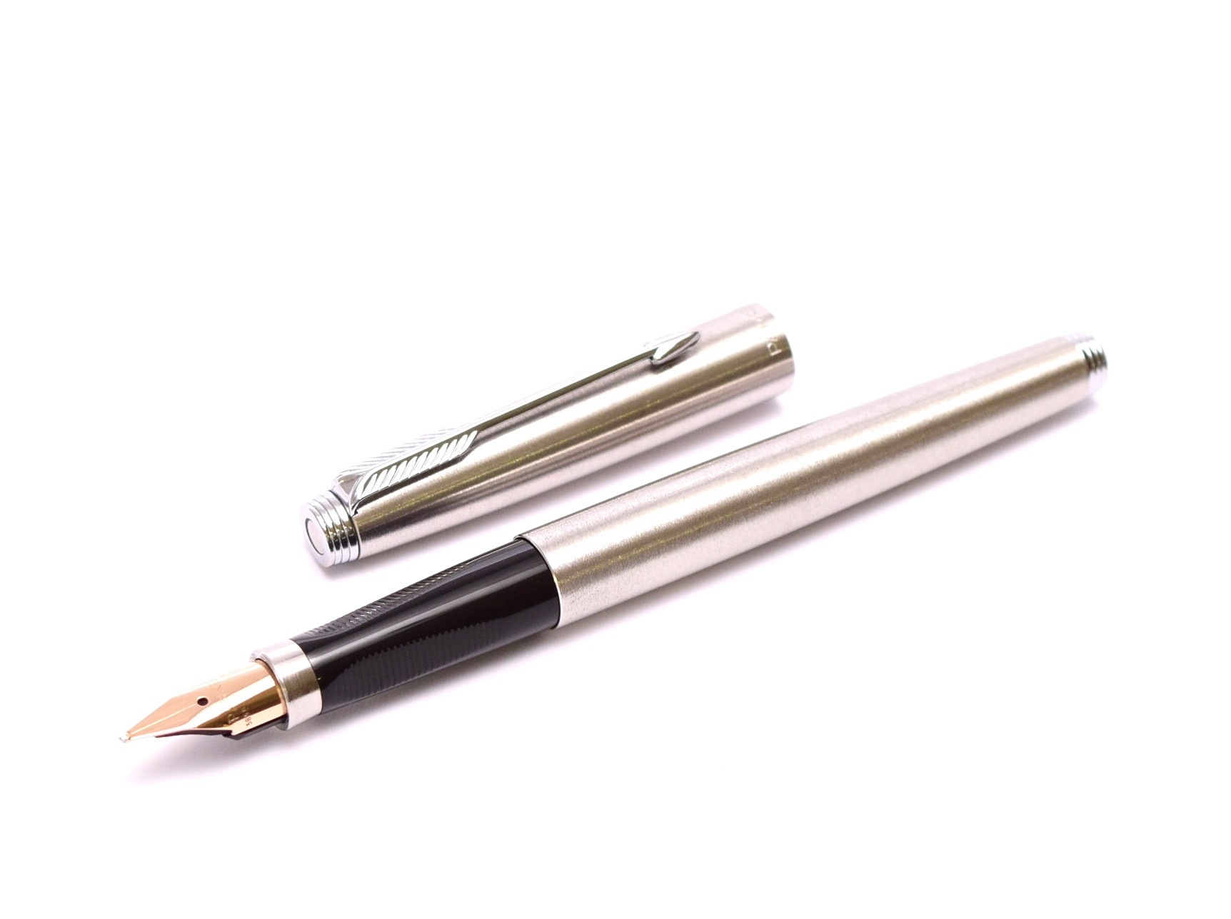 1982 PARKER 75 Made in France 14K Gold M Medium Soft Nib Brushed