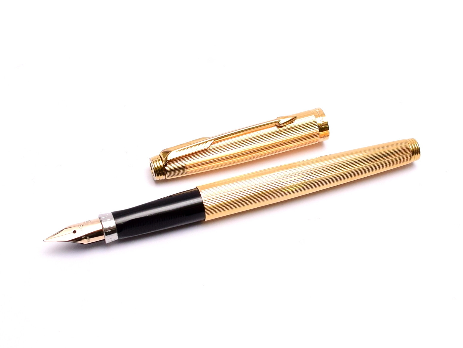 Stylo Plume PARKER 75 Godron Plaque Argent - Plume M En Or 18K, Occasion