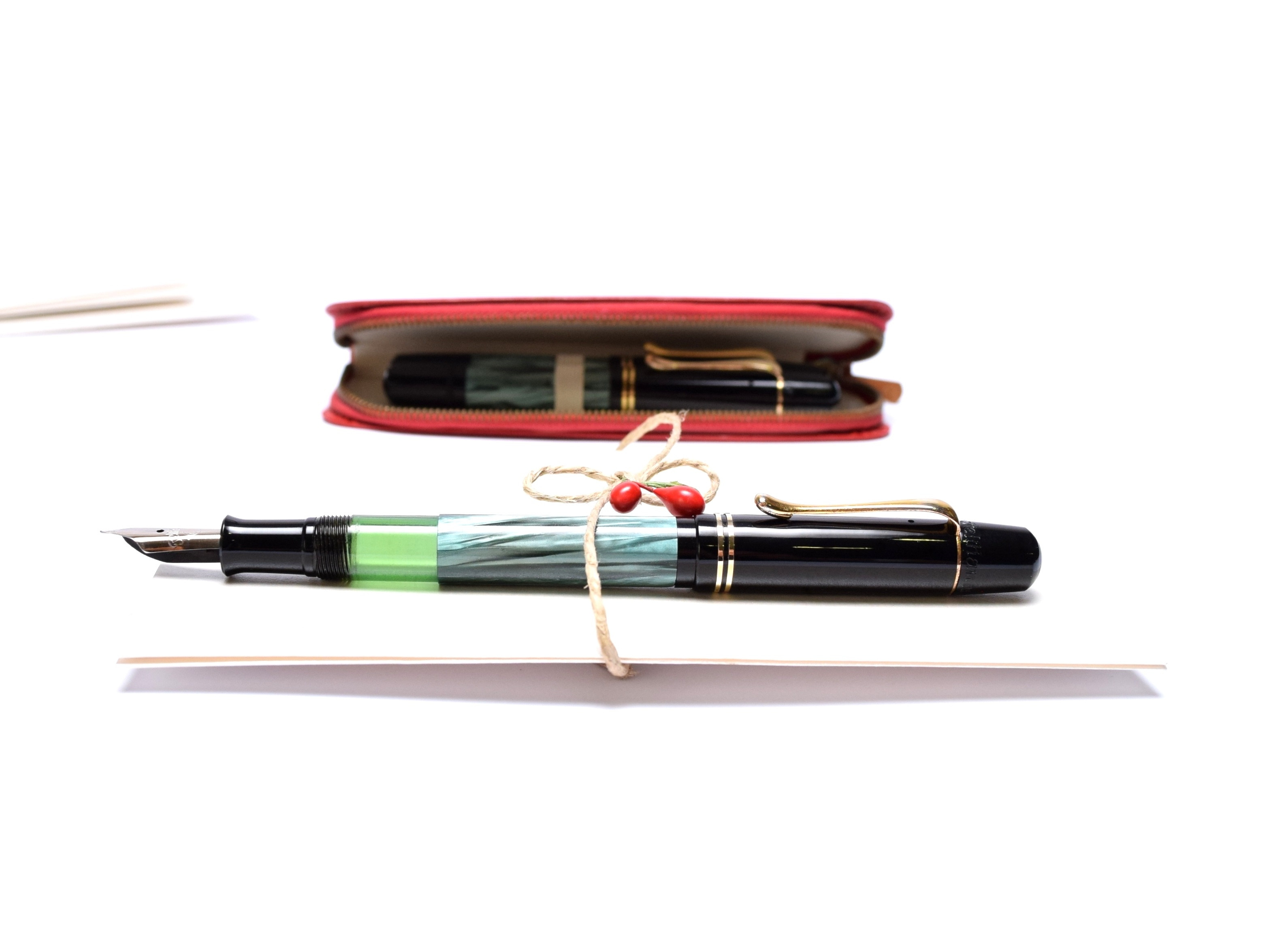 Original Never Used 1942-44 Pelikan 100N Celluloid & Ebonite Green