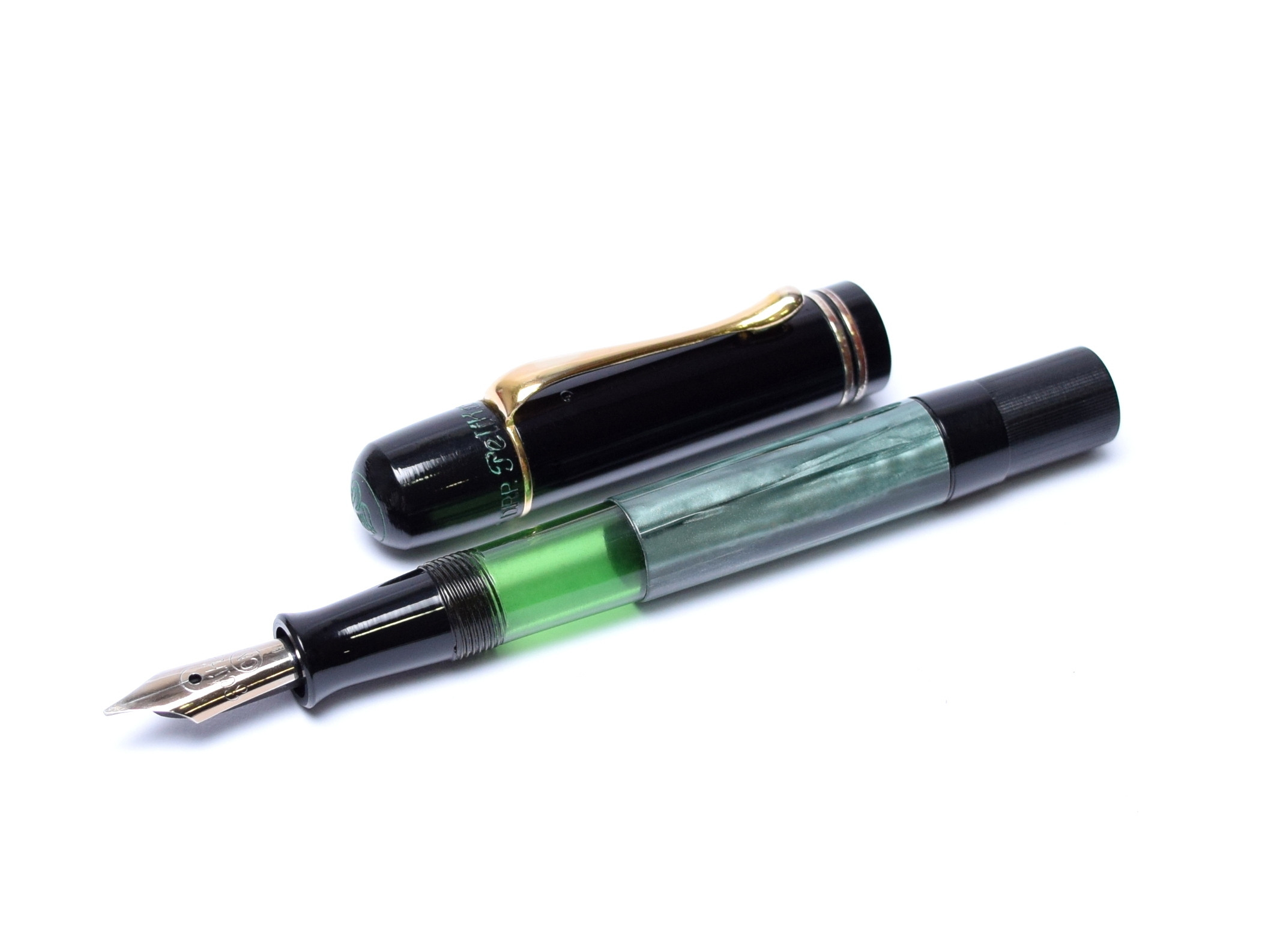 10070 【Pelikan】ペリカン 万年筆 GERMANY ペン先 18金 18C-750 