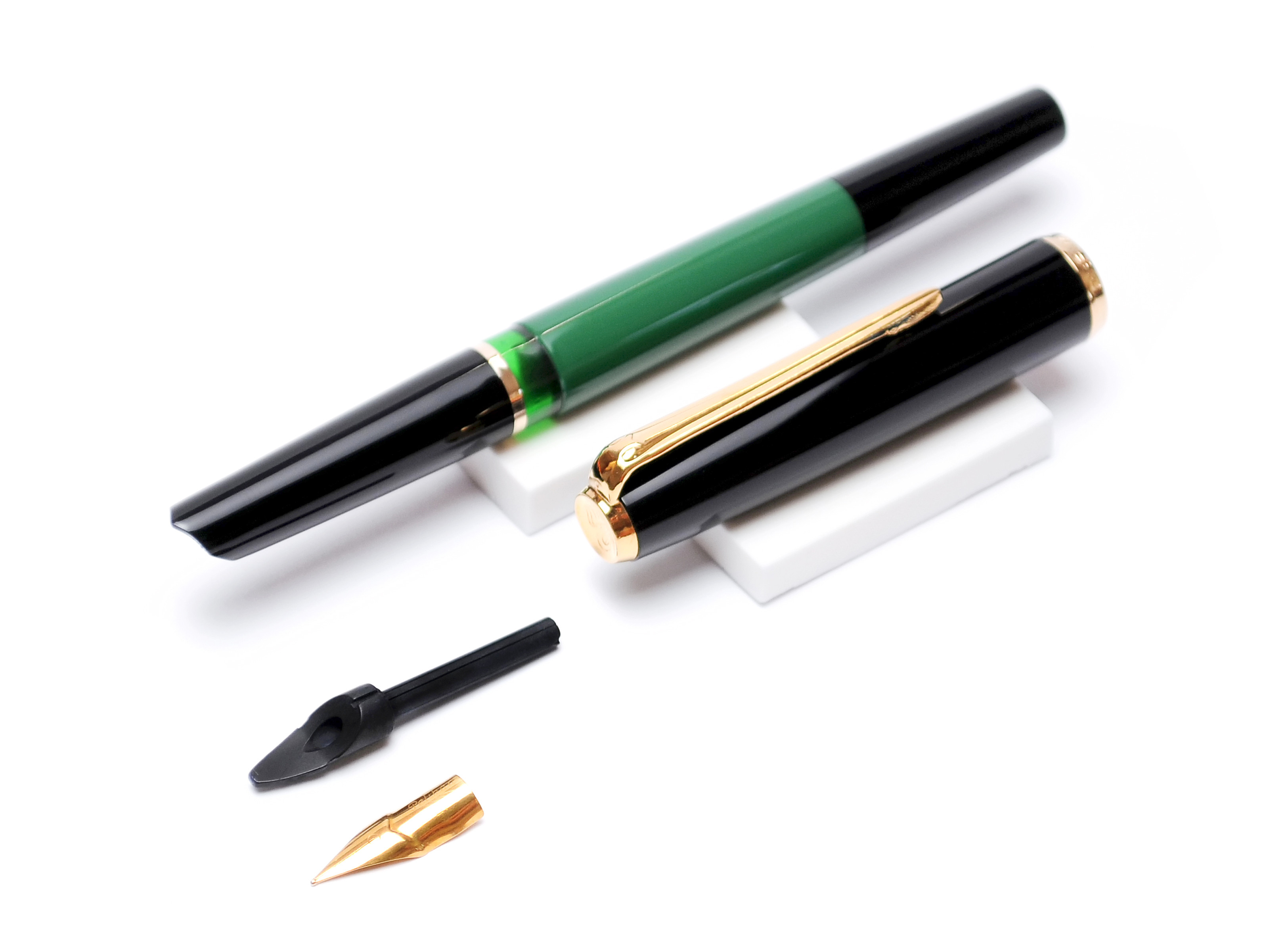 New NOS 1970's Pelikan MK10 Airplane Safe Green & Black F Nib
