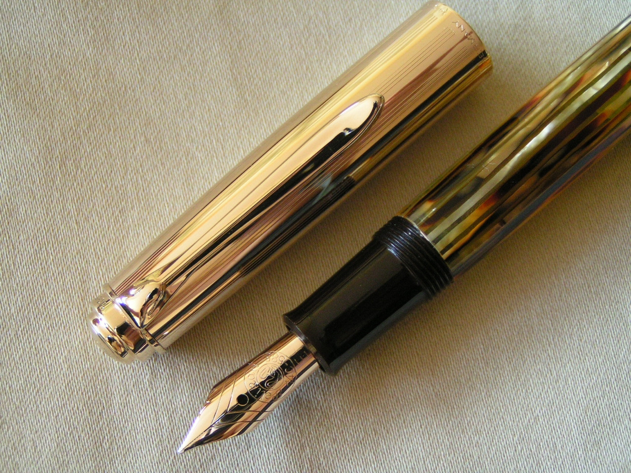 The Infamous 1956 PELIKAN 600 - 600N 14K Solid Gold Fountain Pen